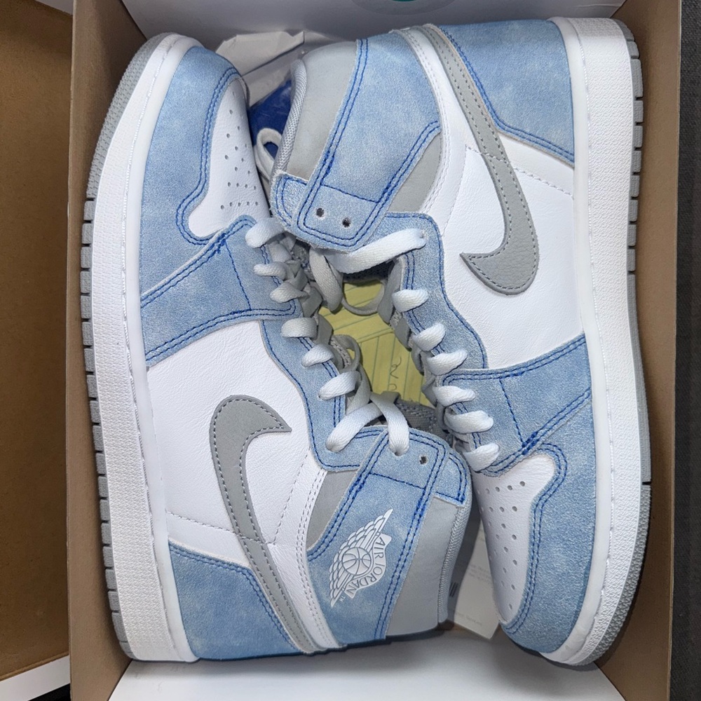Nike Air Jordan 1 High Light Blue and Gray